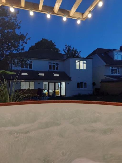 Beach House, With Bbq Lodge And Hot Tub! Bournemouth Ngoại thất bức ảnh