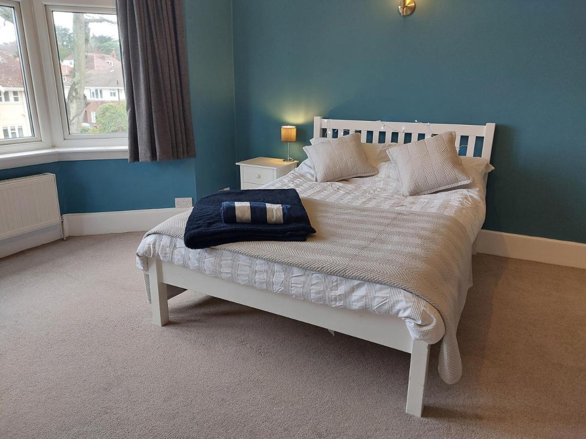Beach House, With Bbq Lodge And Hot Tub! Bournemouth Ngoại thất bức ảnh