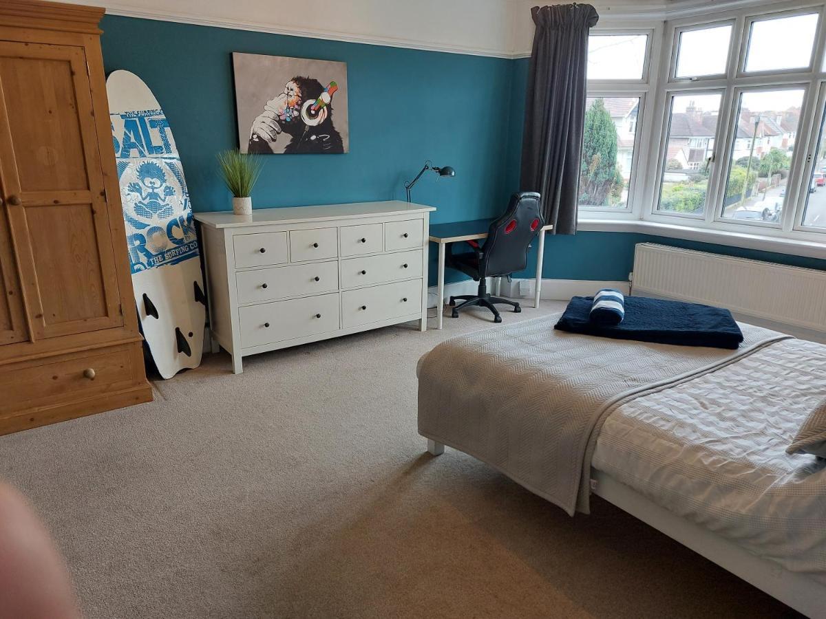 Beach House, With Bbq Lodge And Hot Tub! Bournemouth Ngoại thất bức ảnh
