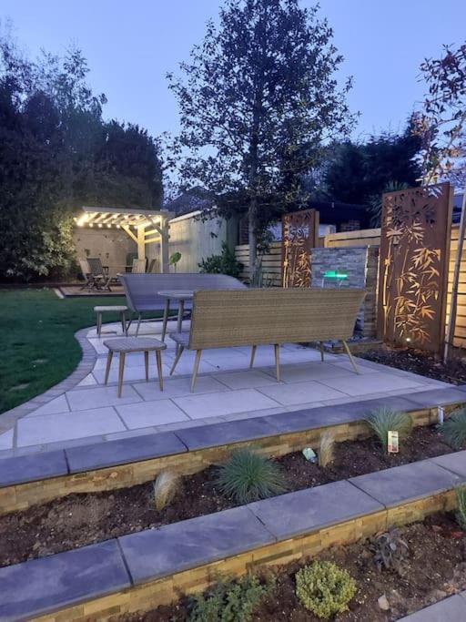 Beach House, With Bbq Lodge And Hot Tub! Bournemouth Ngoại thất bức ảnh