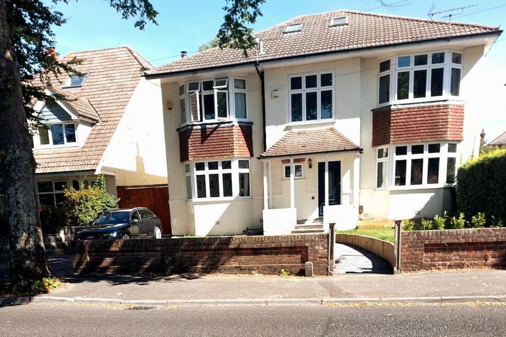 Beach House, With Bbq Lodge And Hot Tub! Bournemouth Ngoại thất bức ảnh