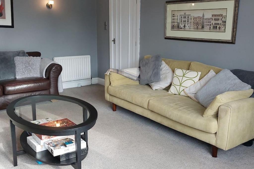 Beach House, With Bbq Lodge And Hot Tub! Bournemouth Ngoại thất bức ảnh