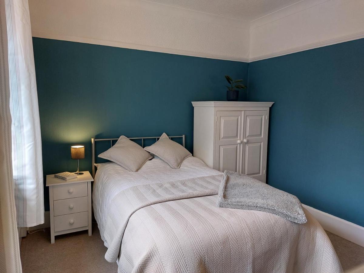 Beach House, With Bbq Lodge And Hot Tub! Bournemouth Ngoại thất bức ảnh